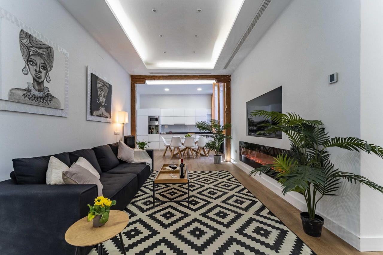Exclusive Luxury Apartment In Central Мадрид Екстер'єр фото