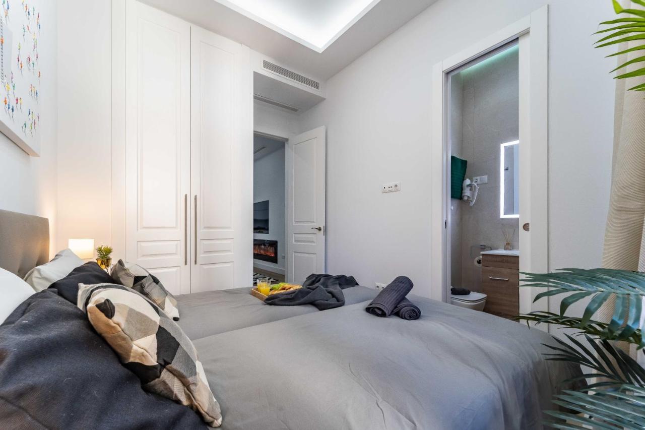 Exclusive Luxury Apartment In Central Мадрид Екстер'єр фото